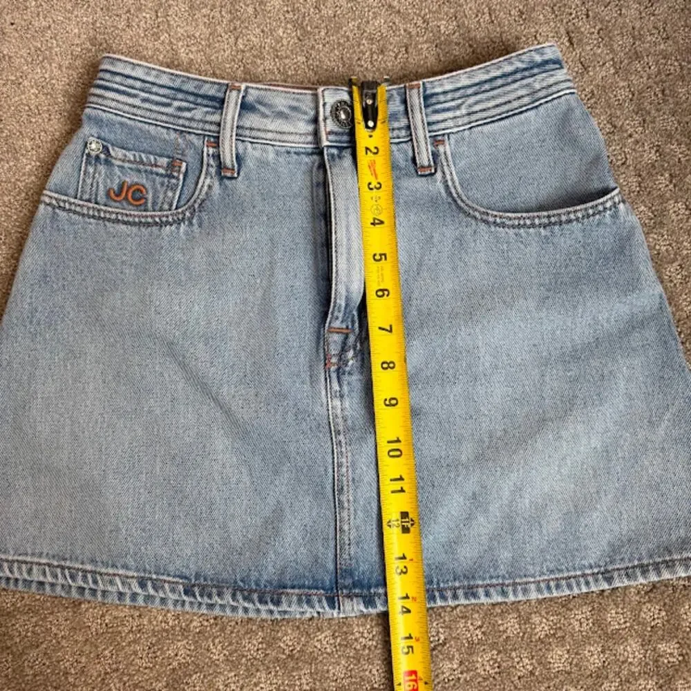 Jacob Cohen Luxury Denim Mini Skirt Made in Italy Light Wash Size 38 $385 MSRP - Picture 8 of 11